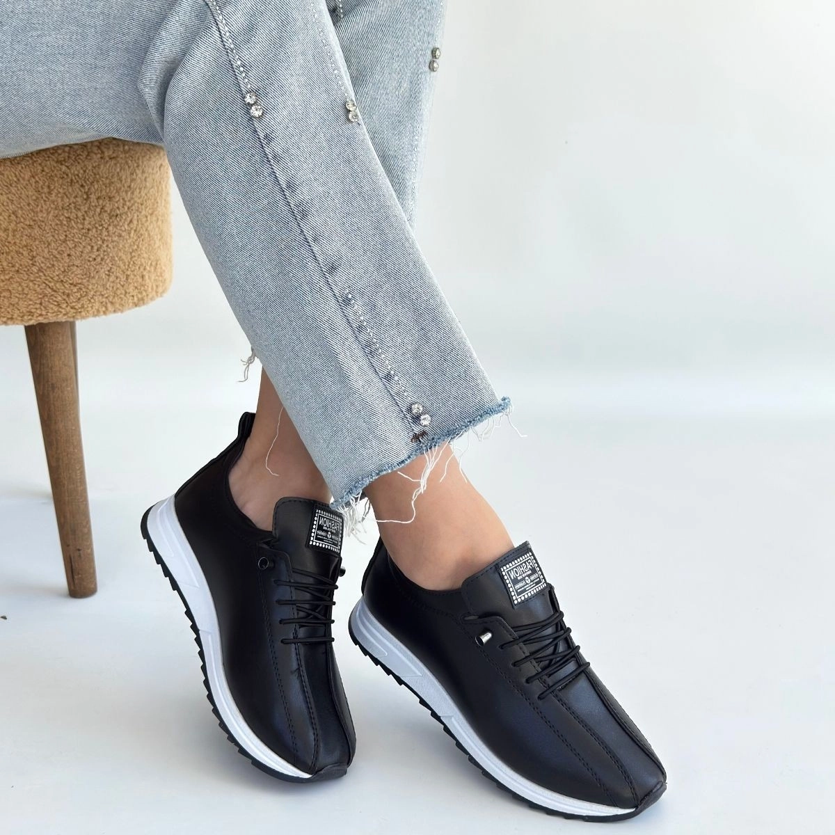 Monya Siyah Cilt Bağcıklı Spor Ayakkabı