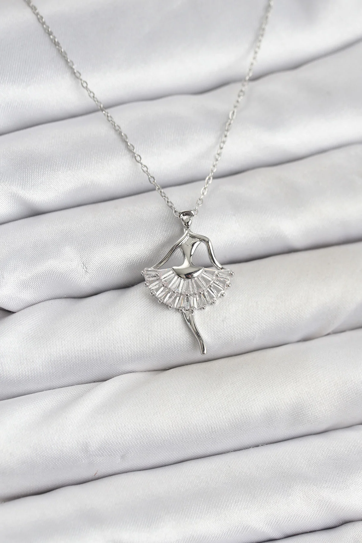 316L Çelik Gümüş Renk Balerin Model Kadın Kolye