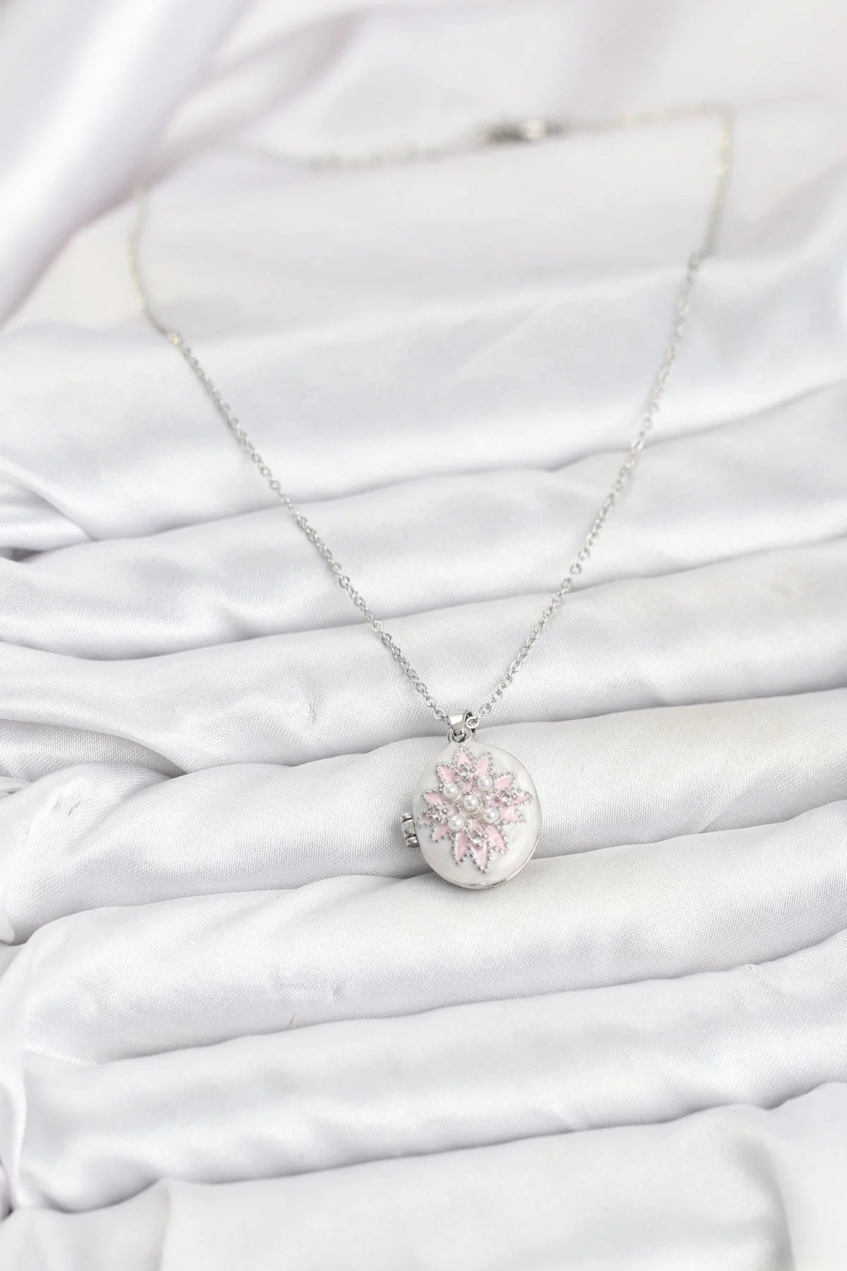 316L Çelik Gümüş Renk Pembe Lotus Model Kadın Küpe