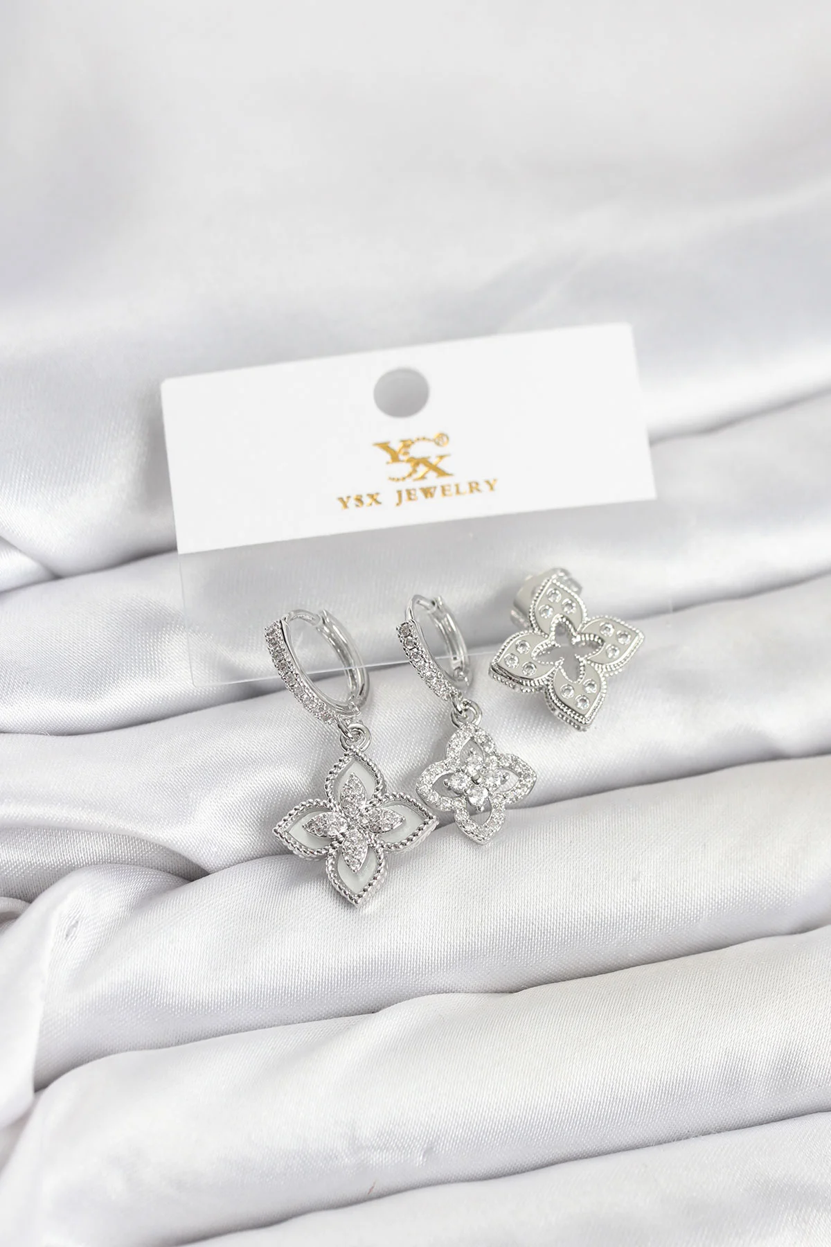 Pirinç Gümüş Renk Yonca Model YSX Trio Küpe Seti