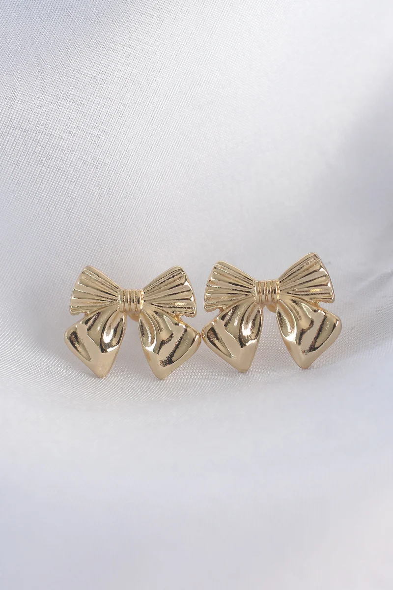 Pirinç Gold Renk Fiyonk Küpe 5886