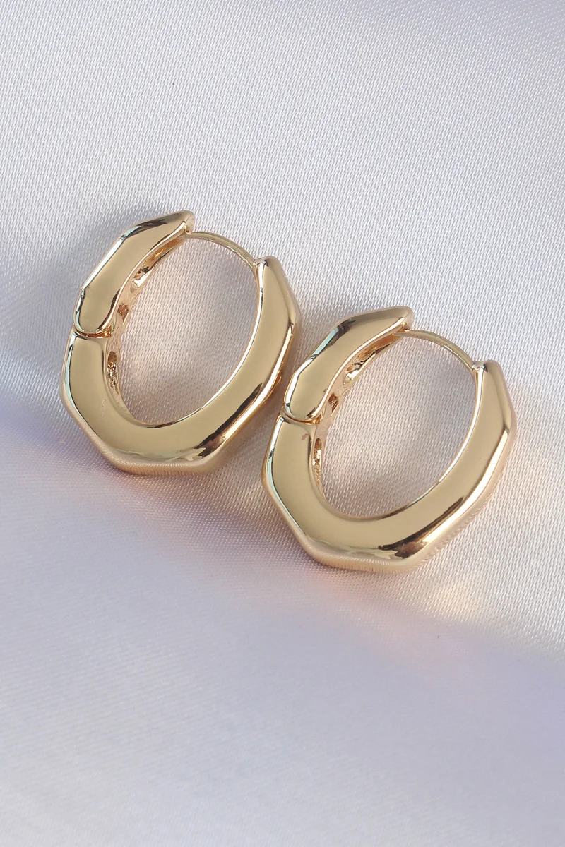 Pirinç Gold Renk Kalın Kemik Model Küpe 5886
