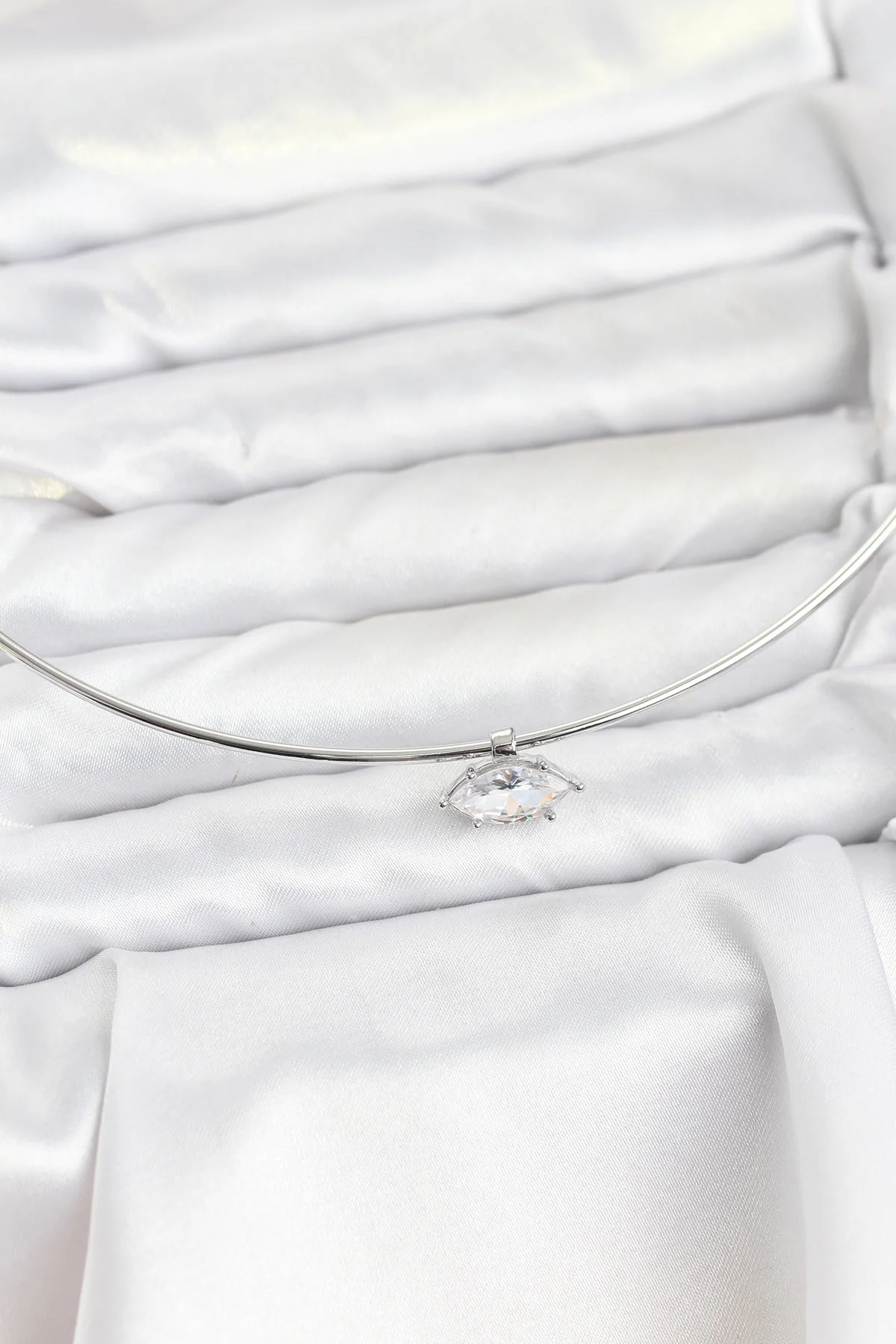 Pirinç Gümüş Renk Choker Model Zirkon Taşlı Kadın Kolye