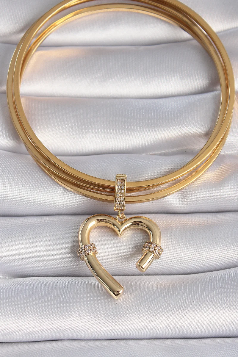 Pirinç Gold Renk Zirkon Taş Detaylı Kalp Figür Ajda Charm 5886
