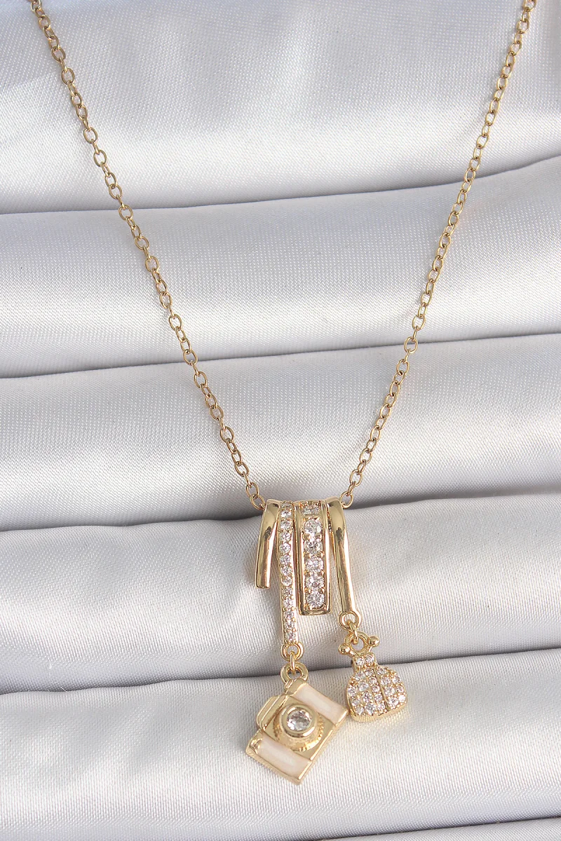 316L Çelik Gold Renk Zirkon Taşlı Sallantı Fotoğraf Makinası Figür Charm Kadın Kolye 5886