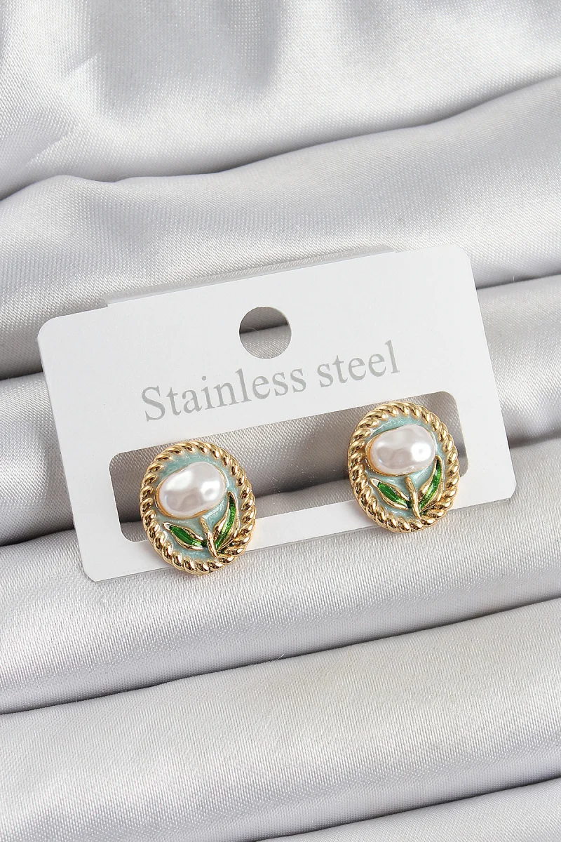 Pirinç Yeşil Mineli Lale Figürlü Sanatsal Portre Model Gold Renk Kadın Küpe 5886