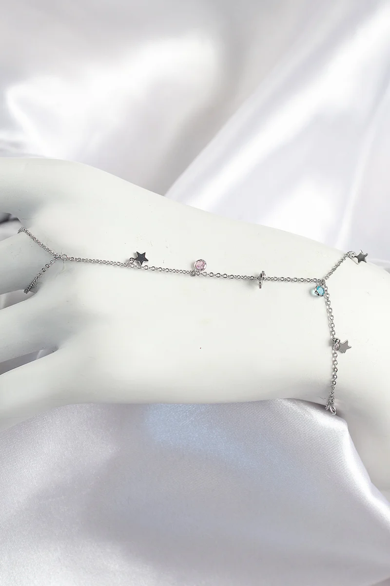 Pirinç Renkli Zirkon Taşlı Sallantılı Yıldızlı Model Gümüş Renk Kadın Şahmeran 5886
