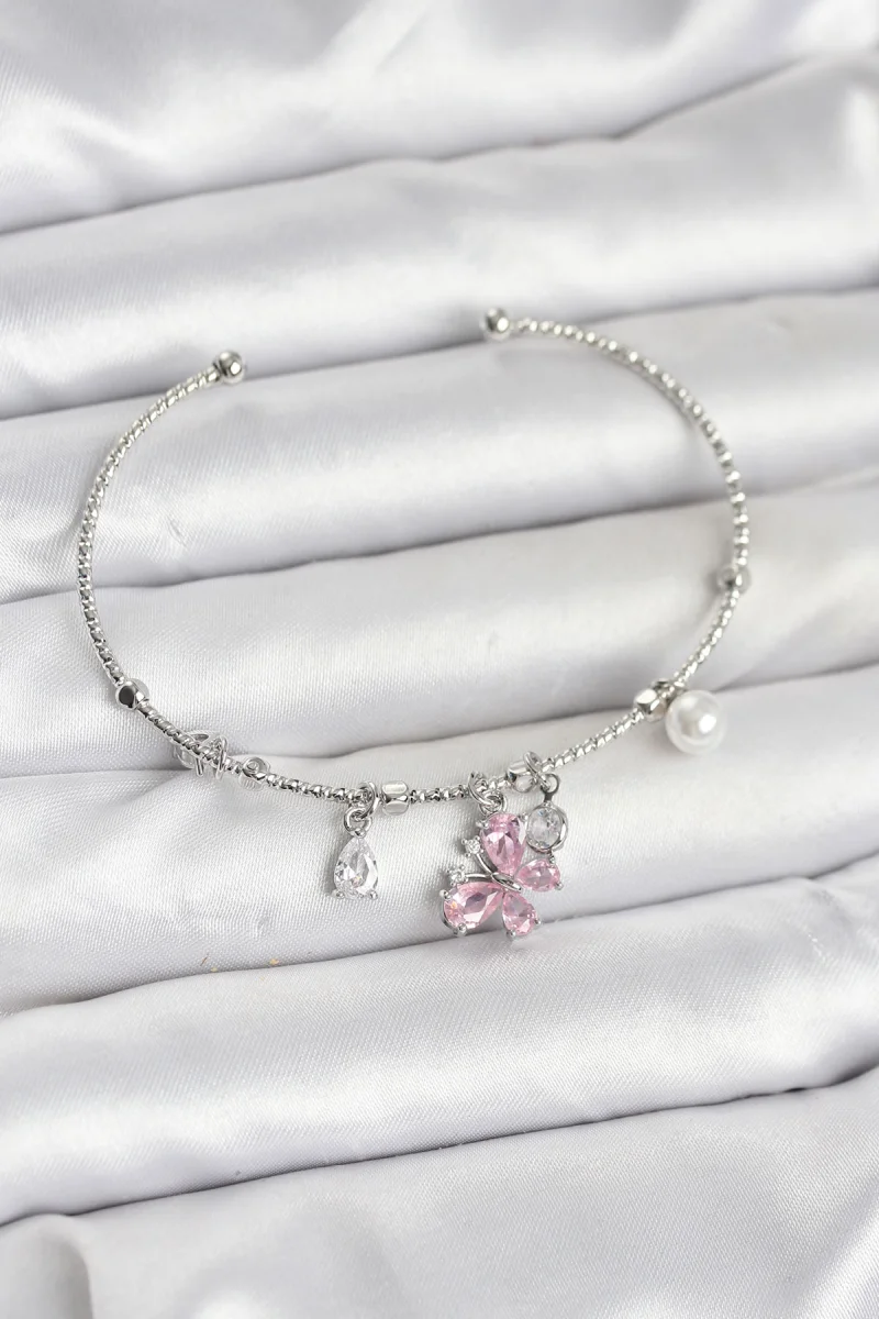Pembe Kelebek Charmlı Gümüş Renk Kadın Bileklik 5886