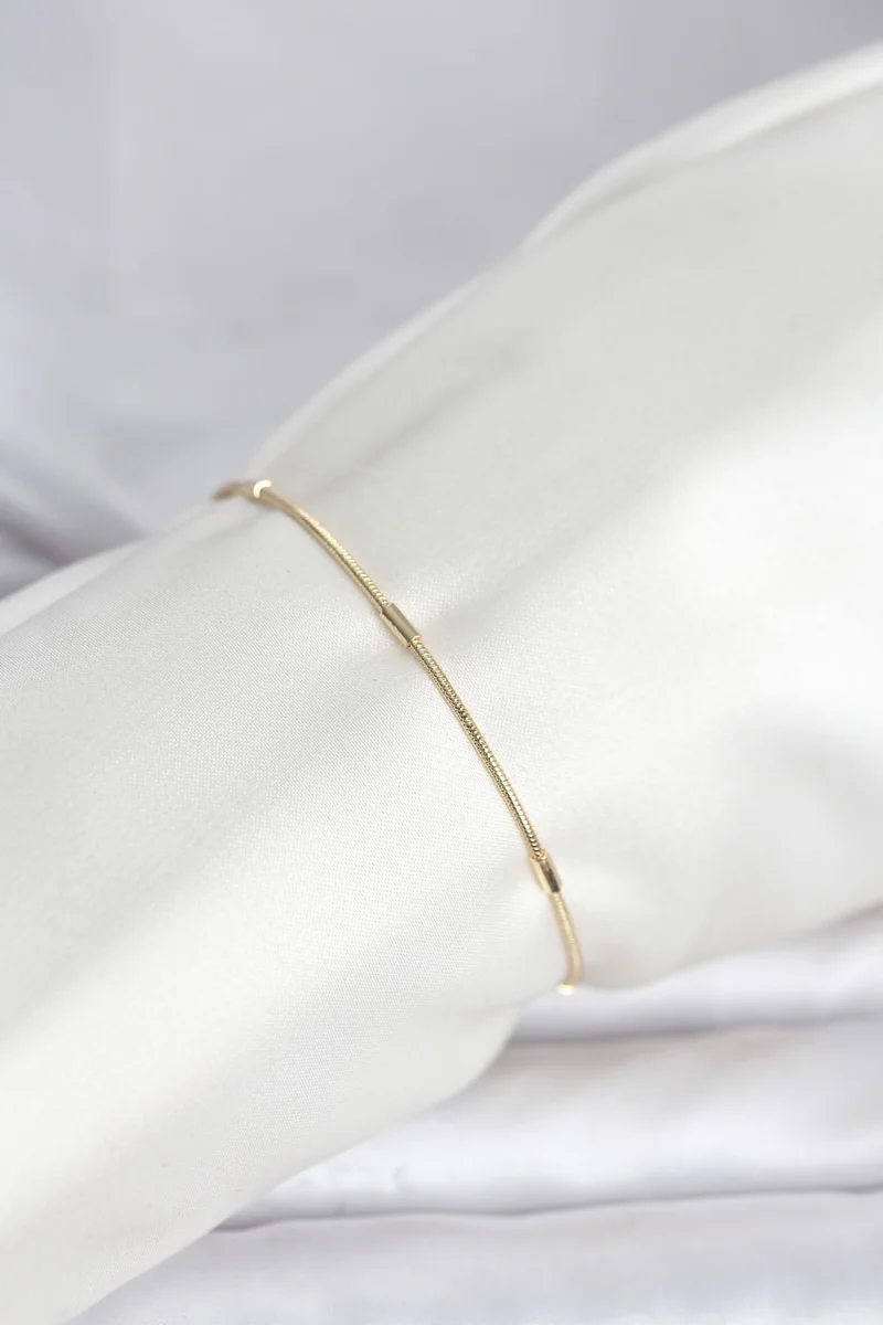 CM 14K Gold Renk Barlı Yılan Zincir Model Kadın Bileklik 5886