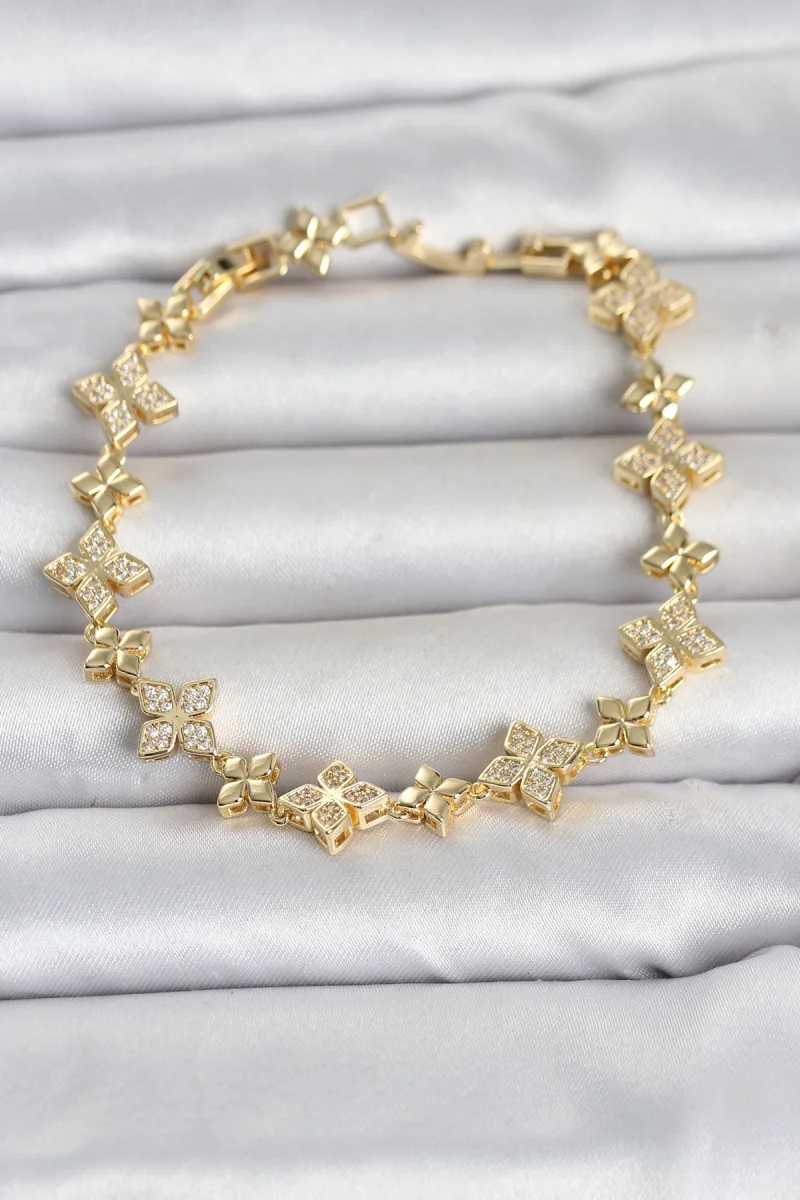 Pirinç Zirkon Taşlı Yonca Model Gold Renk Kadın Bileklik 5886