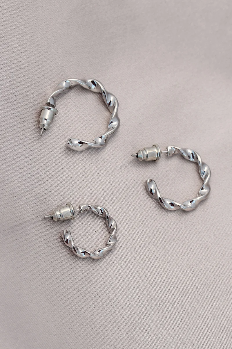 Burgu Model Gümüş Metal Küpe Seti 5886
