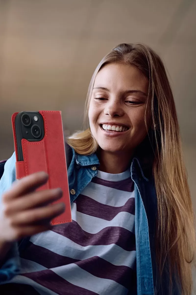Newface Apple iPhone 15 Trend S Plus Kapaklı Kılıf - Kırmızı