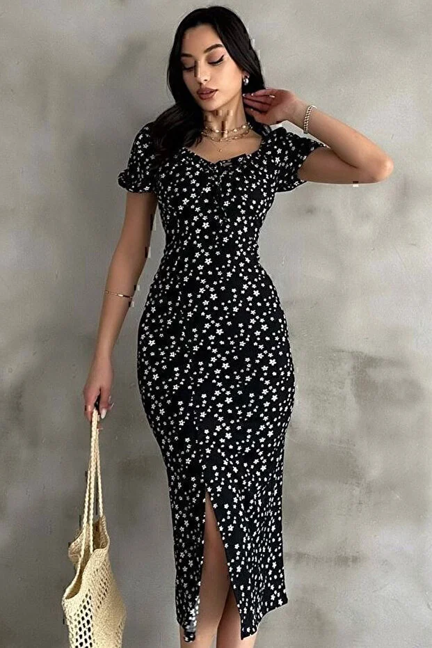 Lastikli U Kare Yakalı Kısa Kollu Fit Kalıp Kurdelalı Likralı Çiçek Desen Yırtmaçlı Diz Altı Elbise