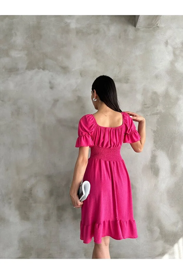 Büzgü ve Fırfırlı Kayık Yaka Mini Elbise – Pembe