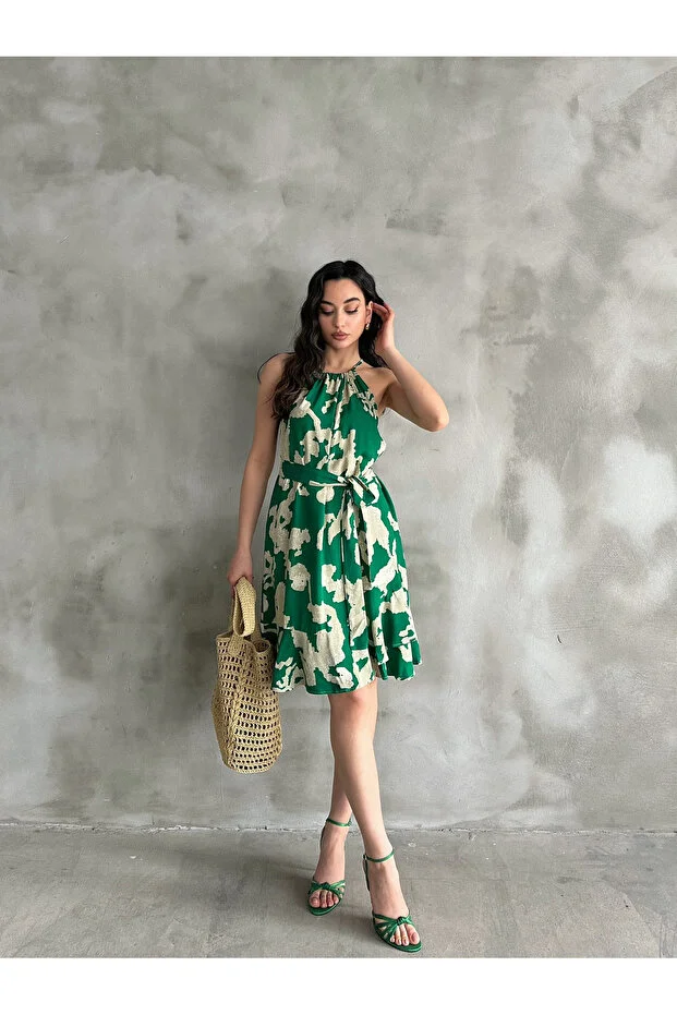 Halter Yaka Kuşaklı Diz Boyu Desenli Elbise - Yeşil