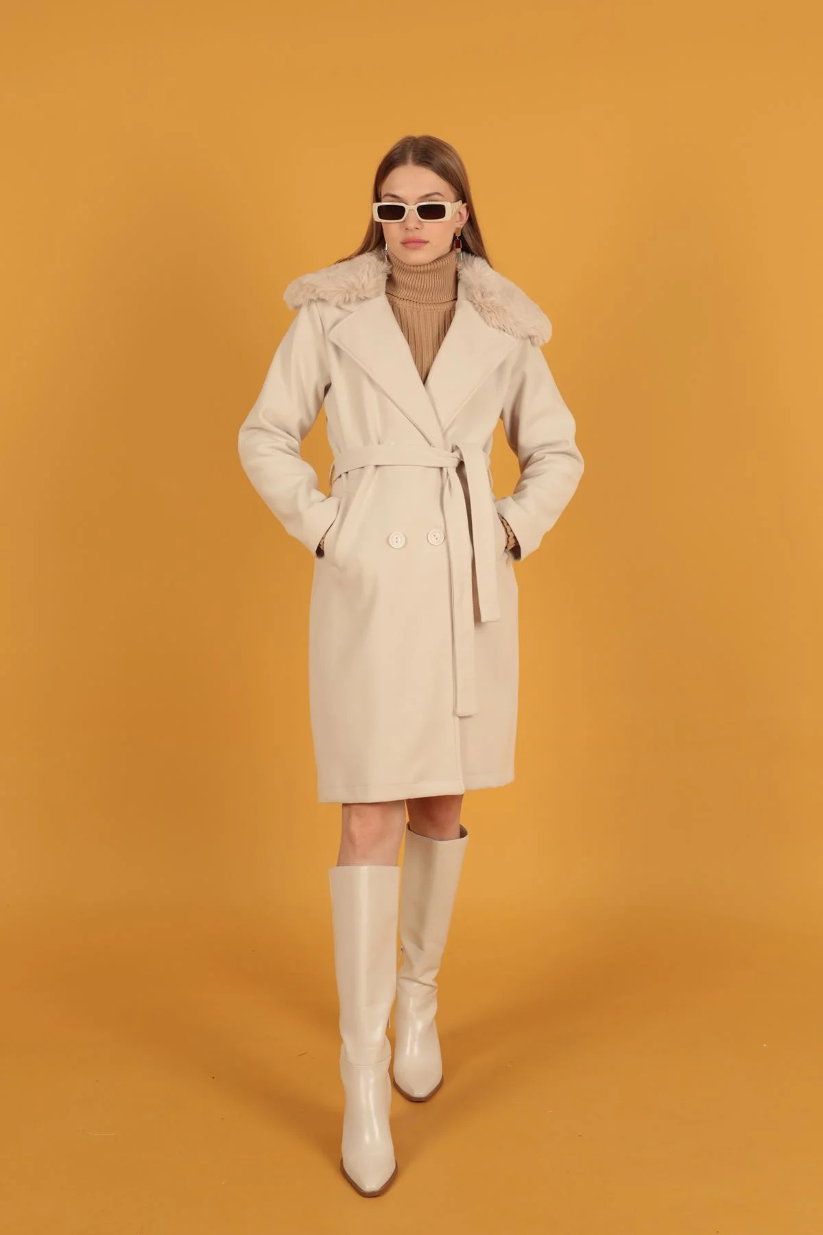 Kürk Detay Kadın Ekru Kaşe Kaban