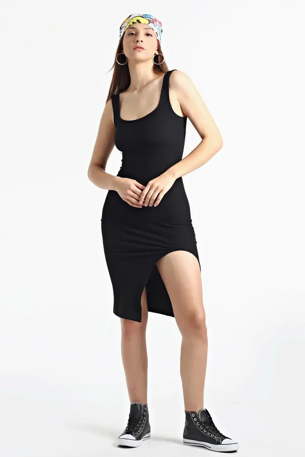 Kadın Siyah  Kare Yaka Yırtmaçlı Kaşkorse Elbise