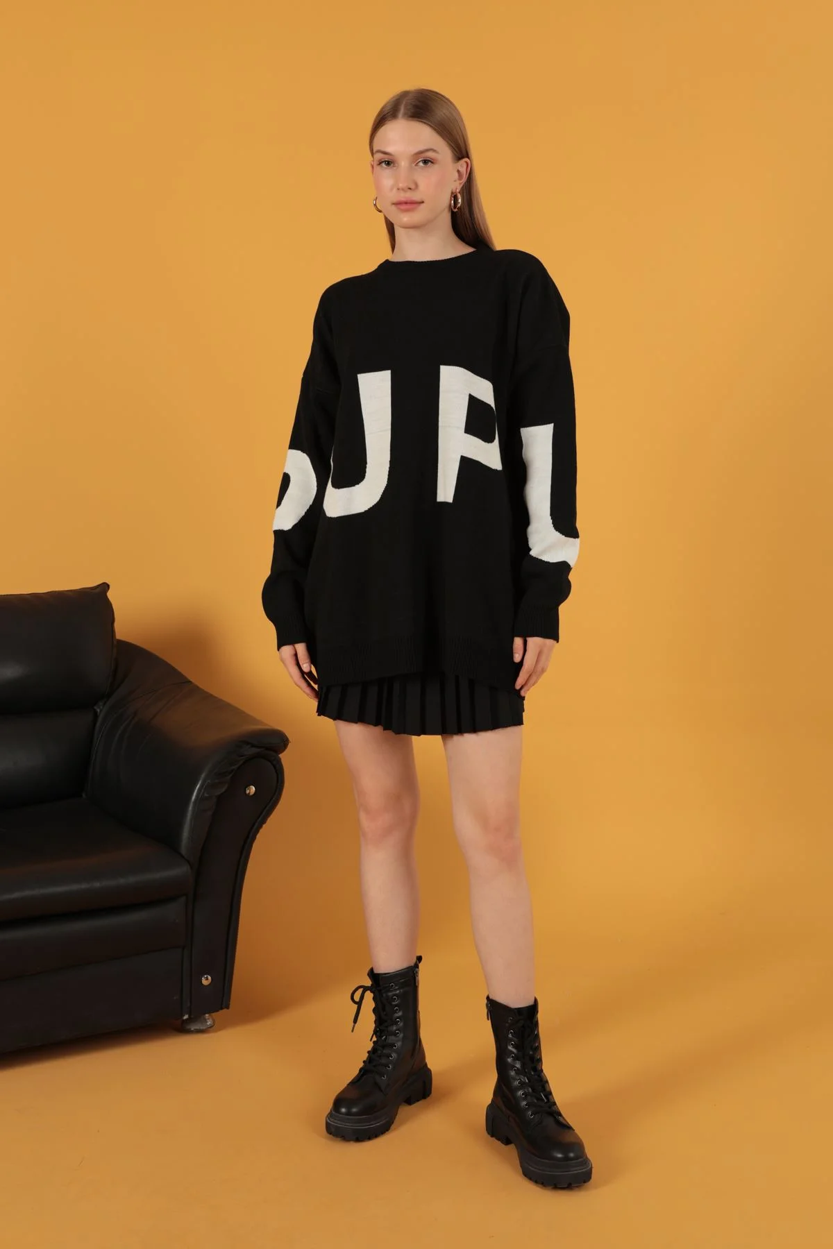 Triko Kumaş UP Yazılı Kadın Kazak-Siyah