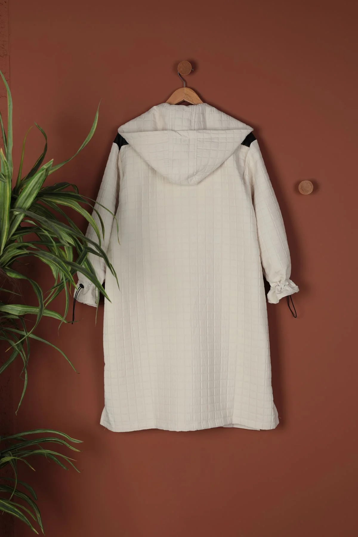 Deri Kumaş Garni Detay Jakar Kadın Trençkot-Bej