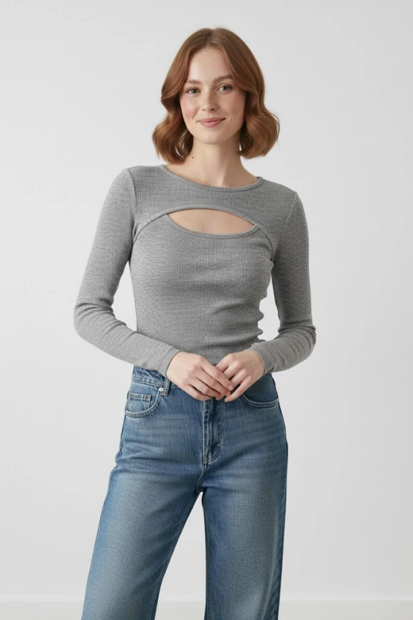 Kadın Melanj Gri Pamuklu Kaşkorse Pencere Yaka Cut Out Detaylı Slim Fit Esnek Bluz