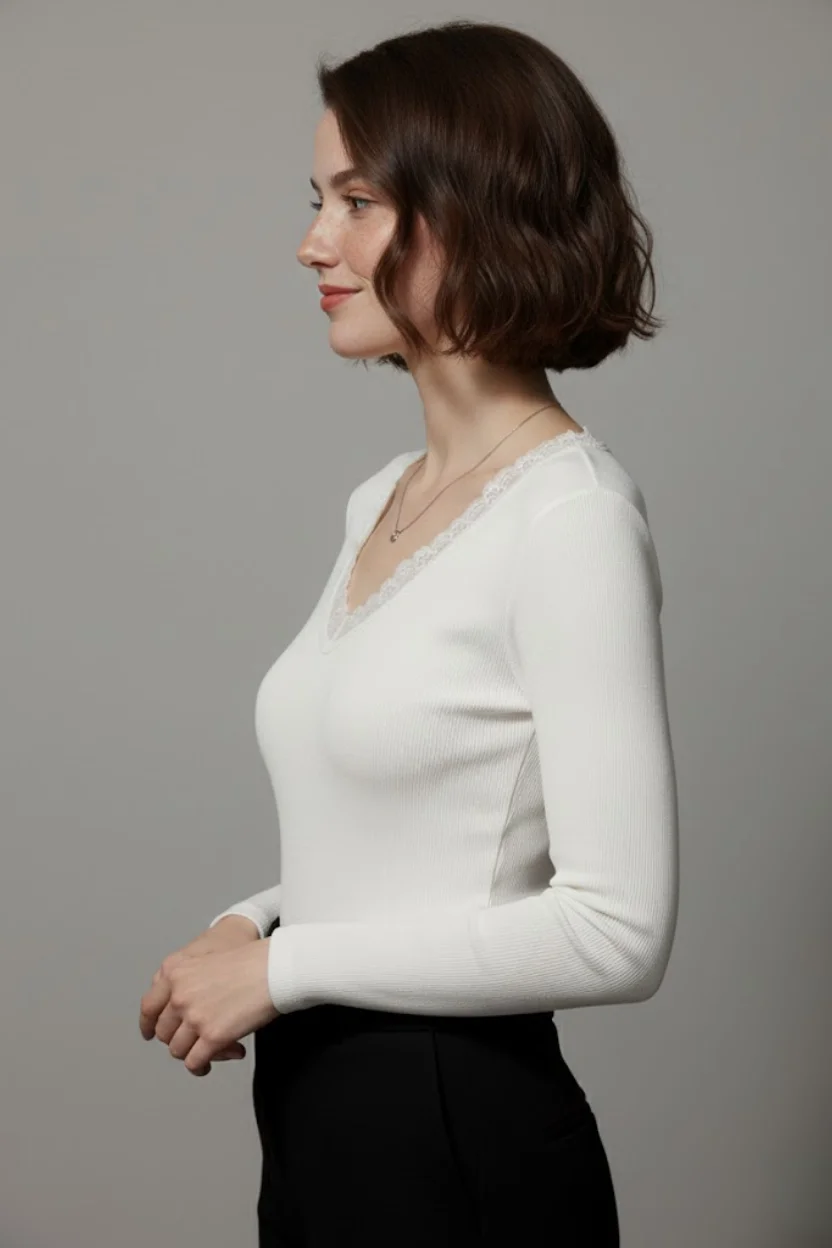 Kadın Beyaz Pamuklu Kaşkorse Dantelli V Yaka Ön Arka Dekolteli Slim Fit Esnek Bluz