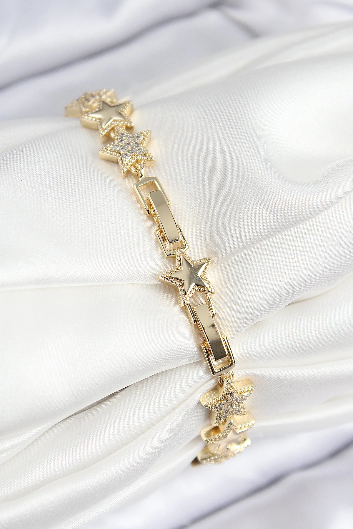 VIP Pirinç Zirkon Taşlı Yıldız Model Gold Renk Kadın Bileklik