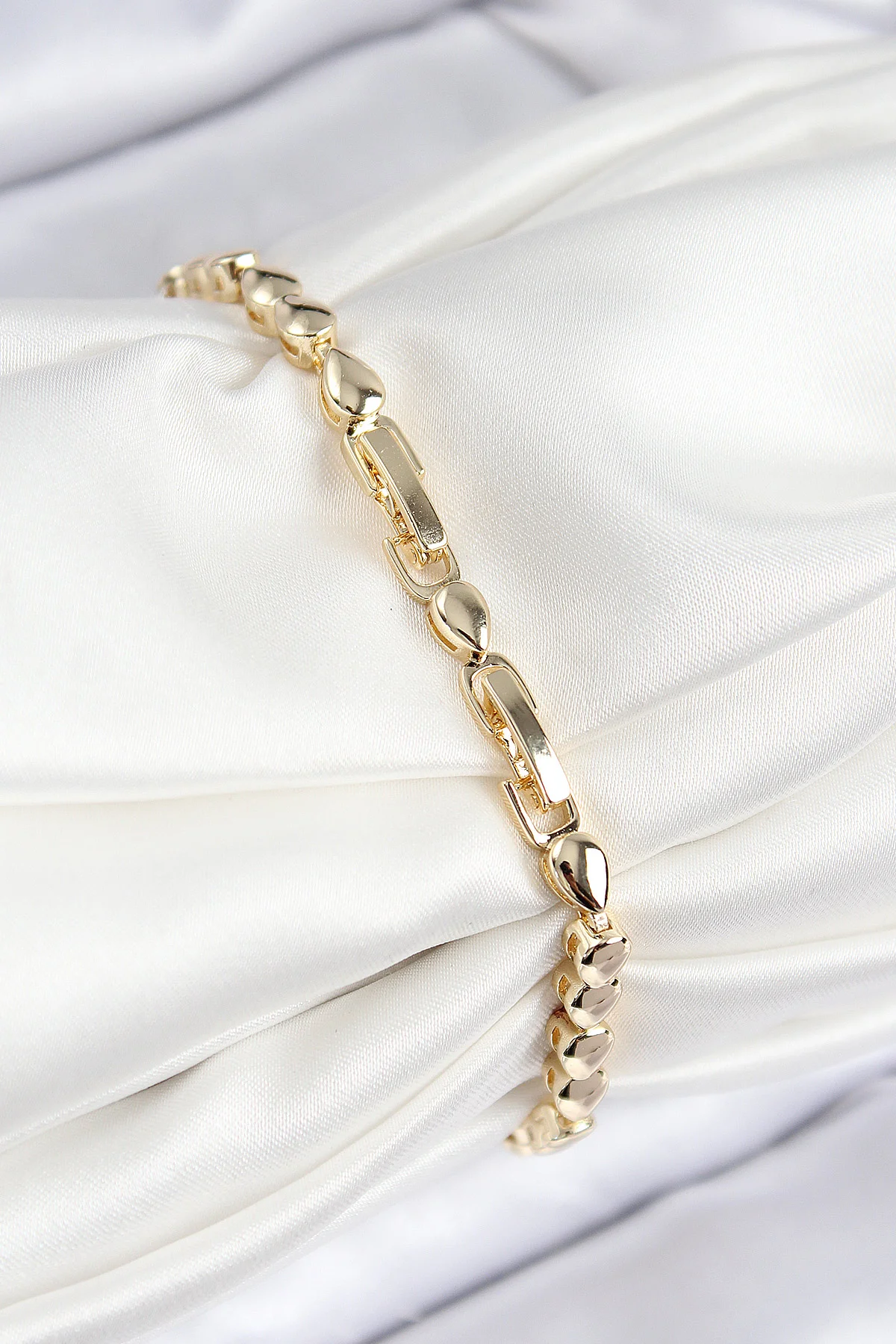 VIP Pirinç Zirkon Taşlı Sıralı Damla Model Gold Renk Kadın Bileklik