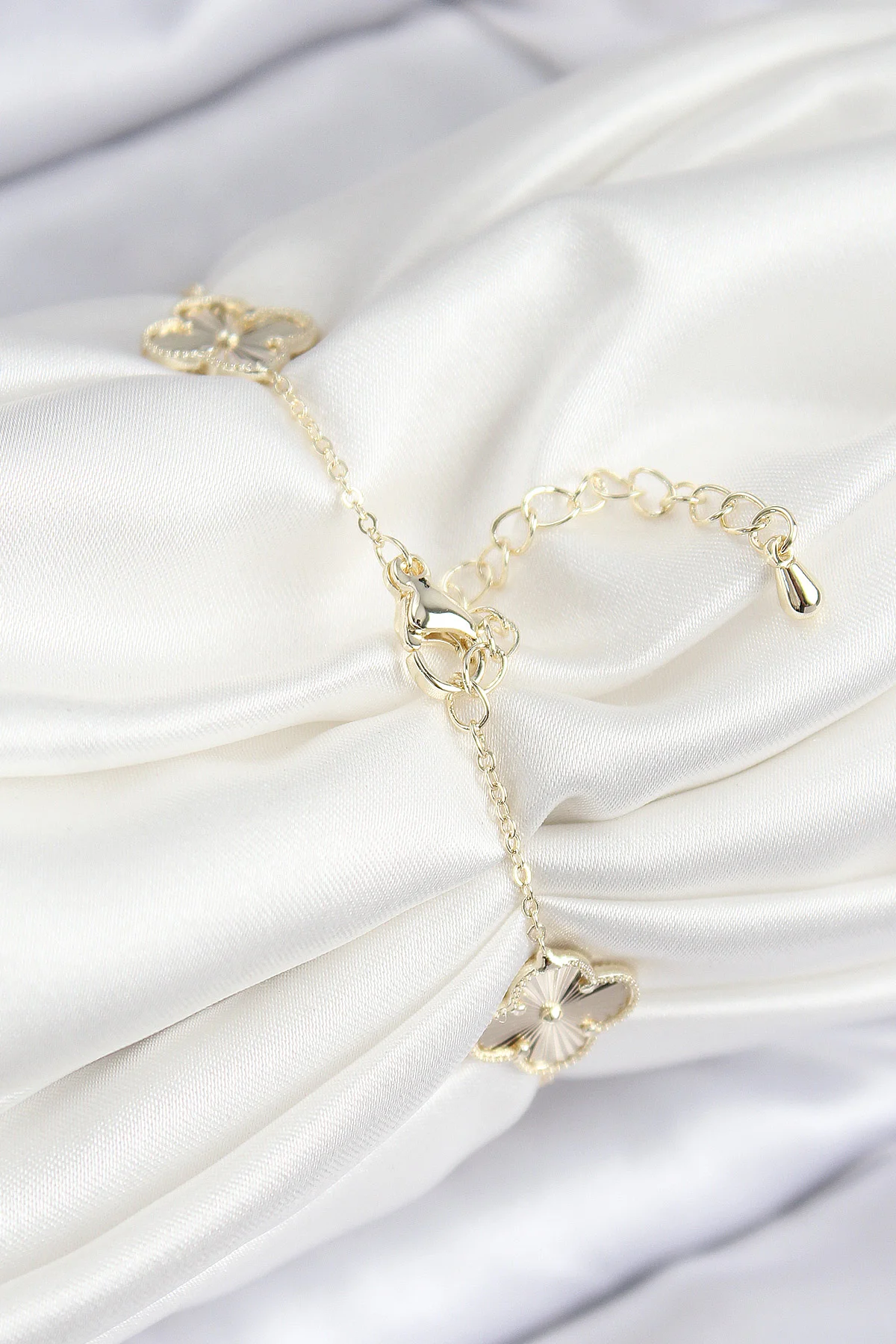 VIP Pirinç Yonca Model Gold Renk Kadın Bileklik