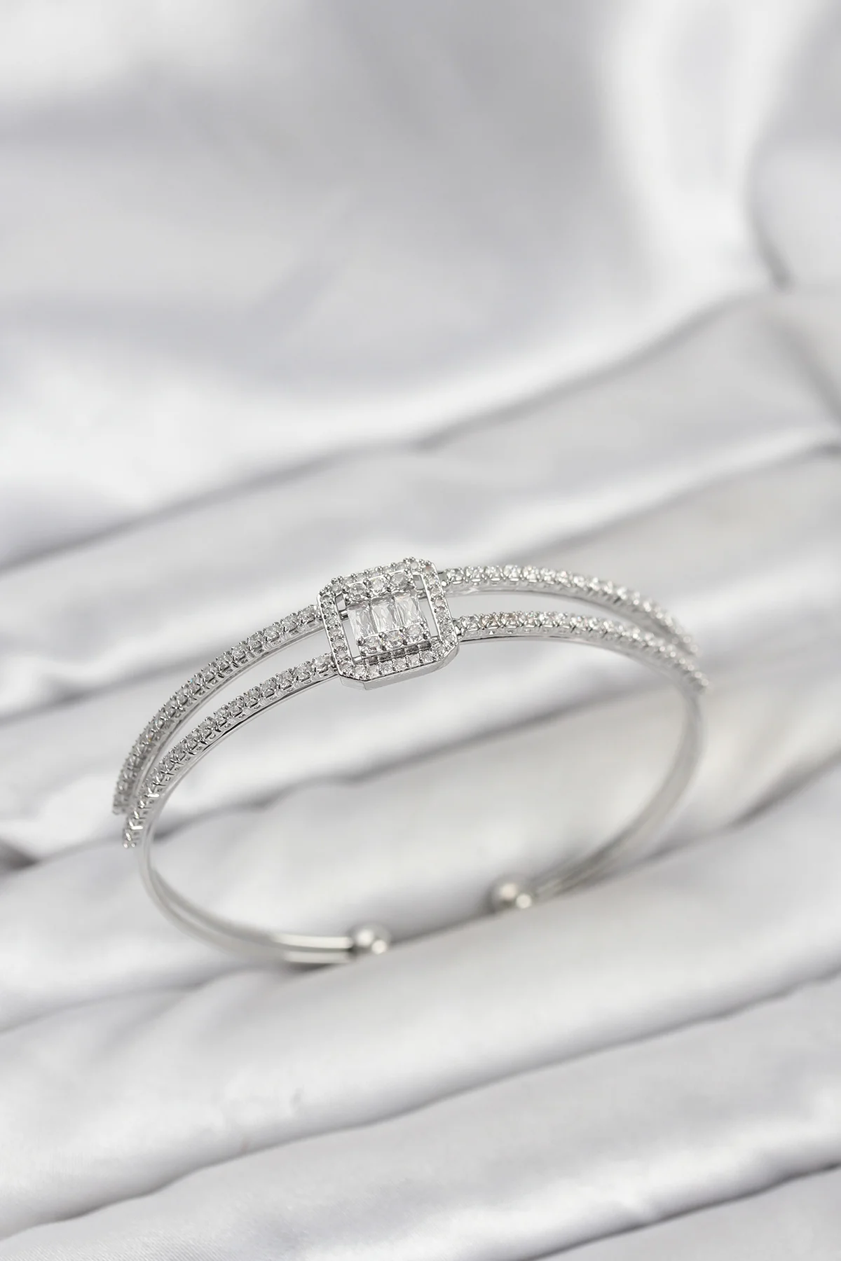 Pirinç Gümüş Renk Baget Model Kadın Bileklik