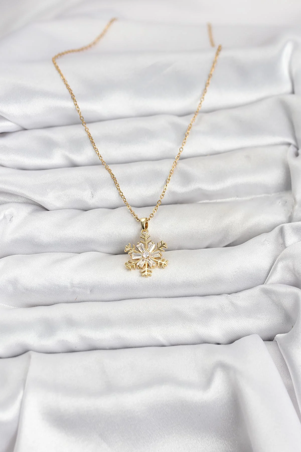 316L Çelik Zincir Gold Renk Kar Tanesi Model Zirkon Taşlı Kadın Kolye