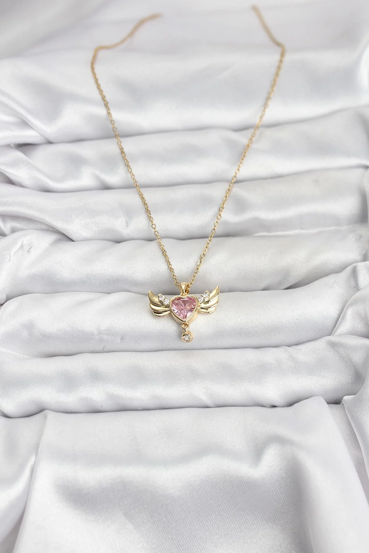 316L Çelik Zincir Gold Renk Kanatlı Kalp Model Zirkon Taşlı Kadın Kolye