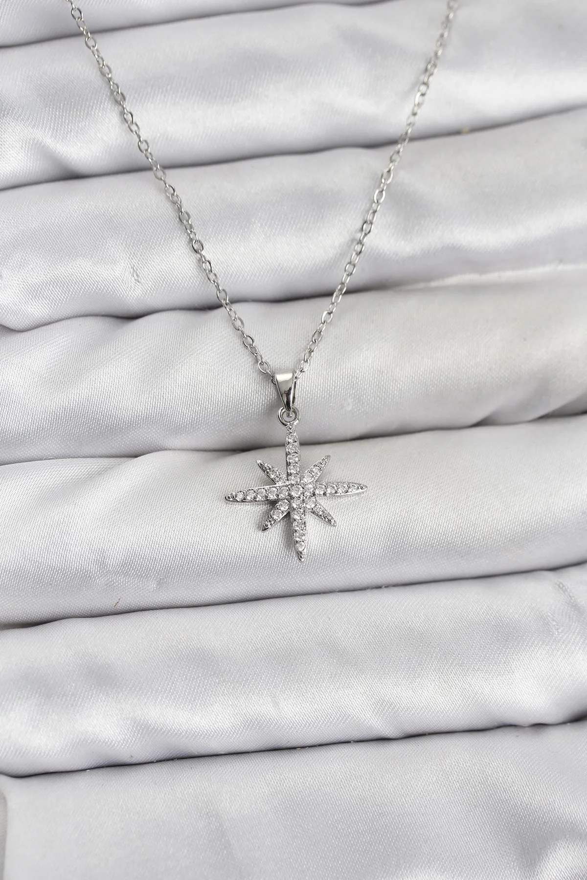 316L Çelik Zincir Gümüş Renk Kutup Yıldızı Model Zirkon Taşlı Kadın Kolye