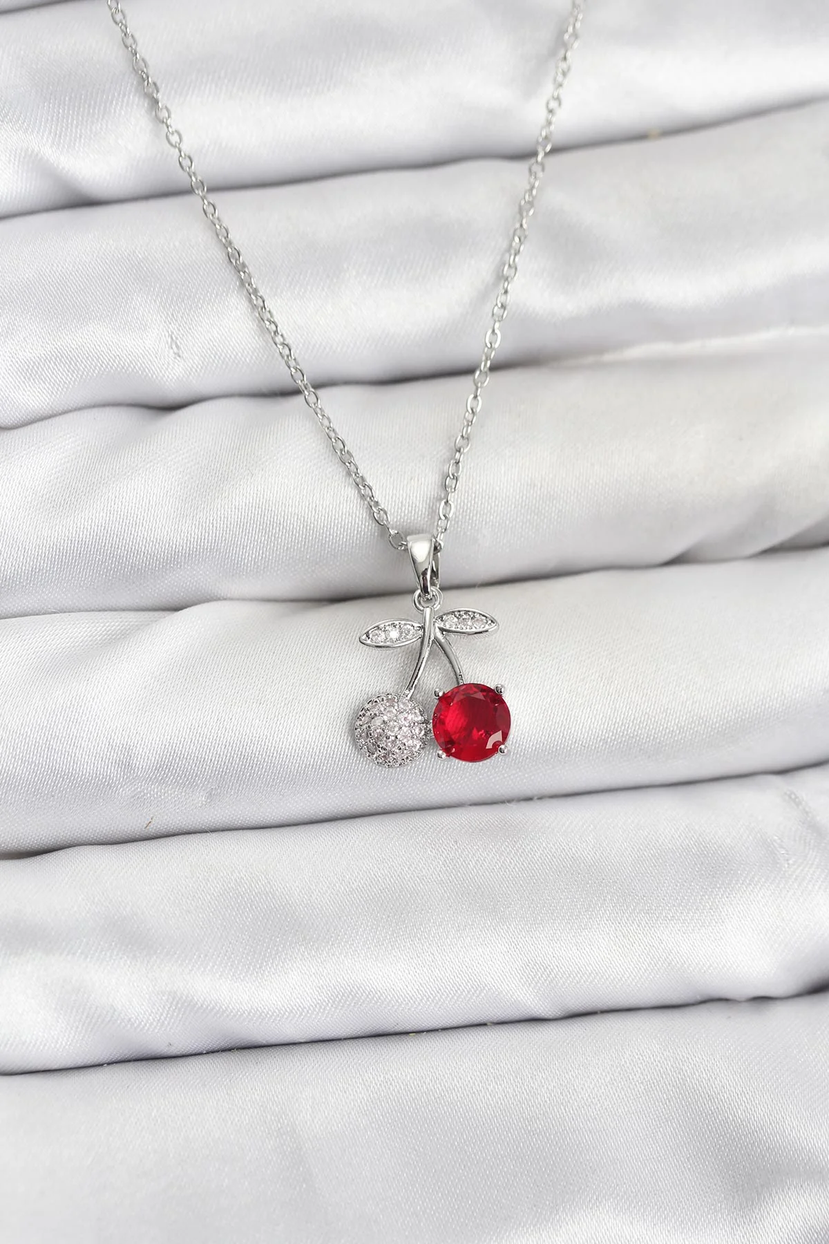 316L Çelik Zincir Gümüş Renk Kiraz Model Zirkon Taşlı Kadın Kolye