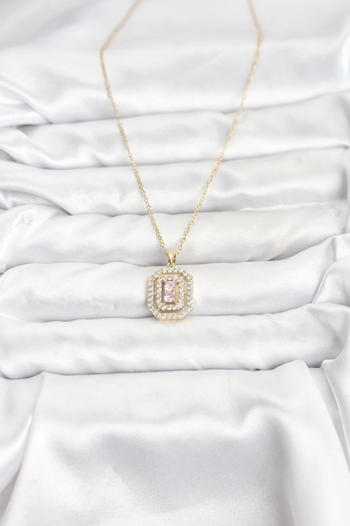 316L Çelik Zincir Gold Renk Plaka Model Zirkon Taşlı Kadın Kolye