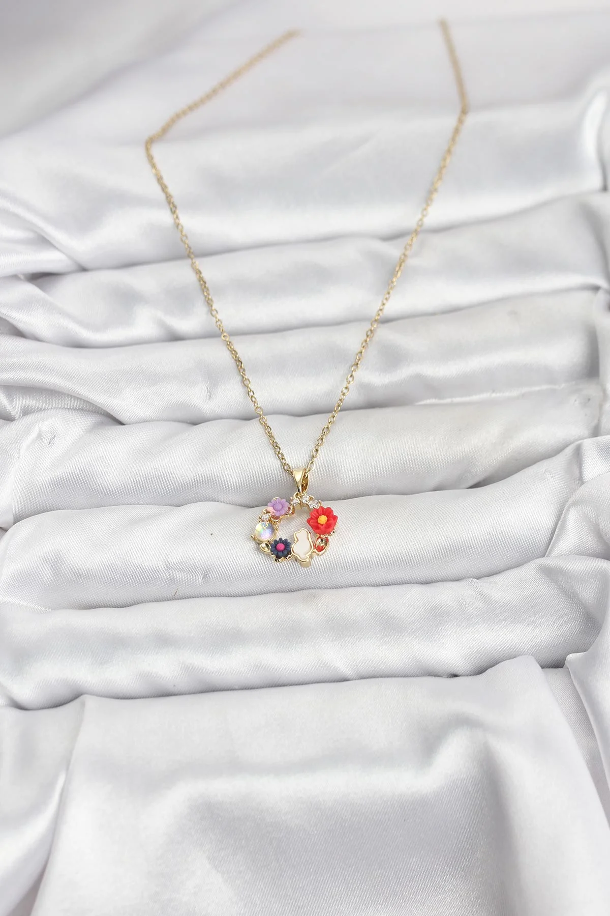 316L Çelik Zincir Gold Renk Çiçekli Kedili Model Kadın Kolye