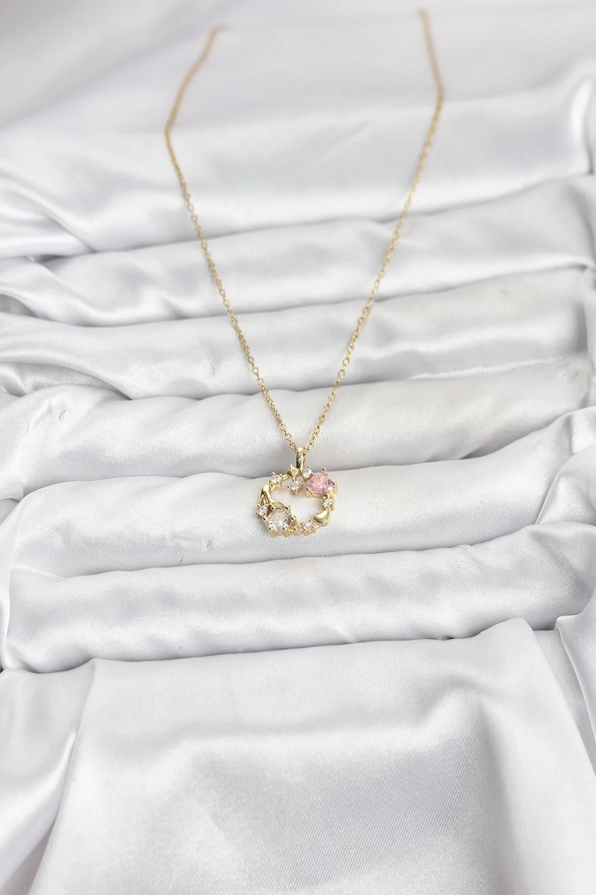 316L Çelik Zincir Gold Renk Pembe Taş Detaylı Çelenk Model Kadın Kolye