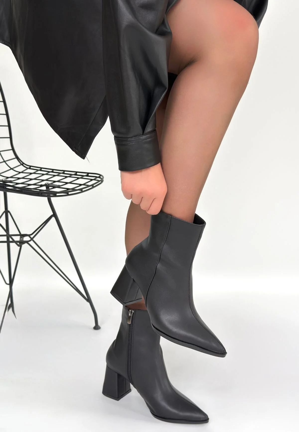 Oter Siyah Cilt Topuklu Bot