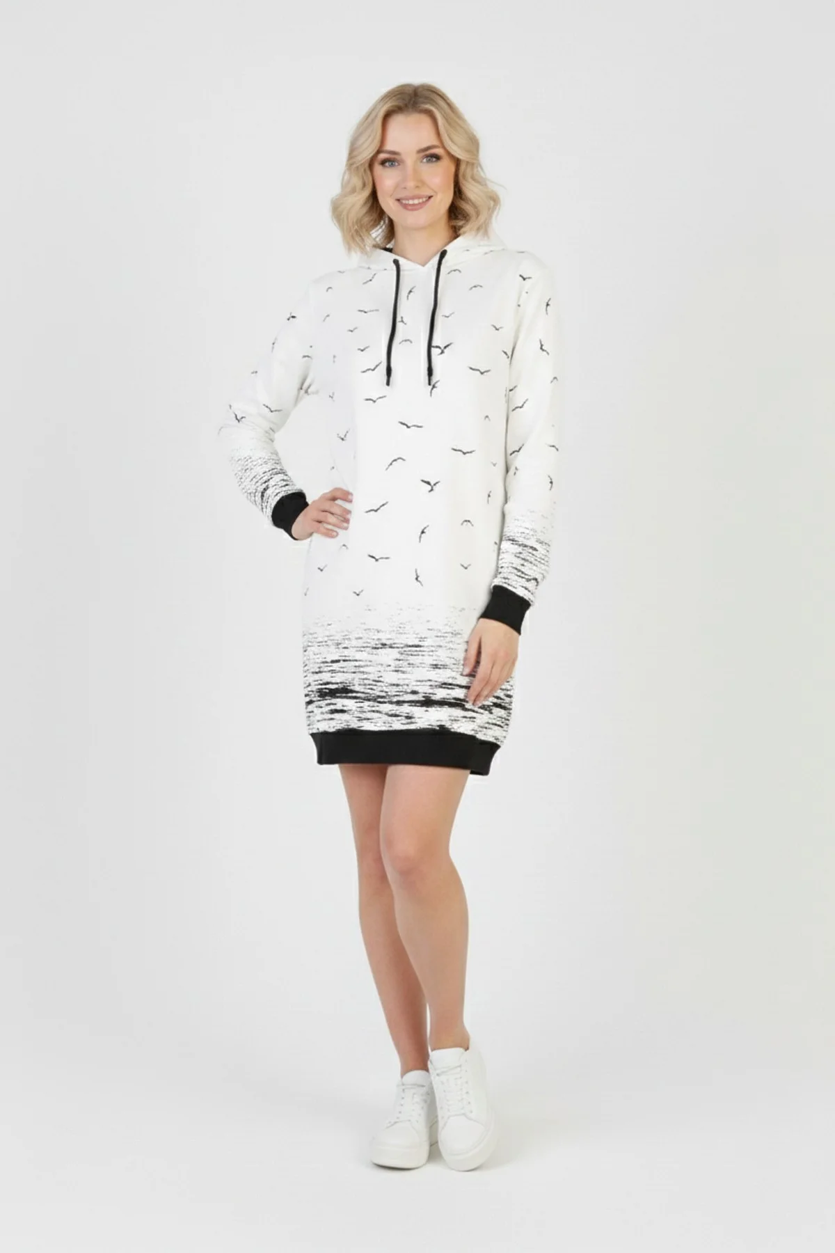 Kadın Beyaz Martı Desenli Kapüşonlu Cepli Uzun Kollu Jakarlı İnterlok Penye Sweatshirt Elbise