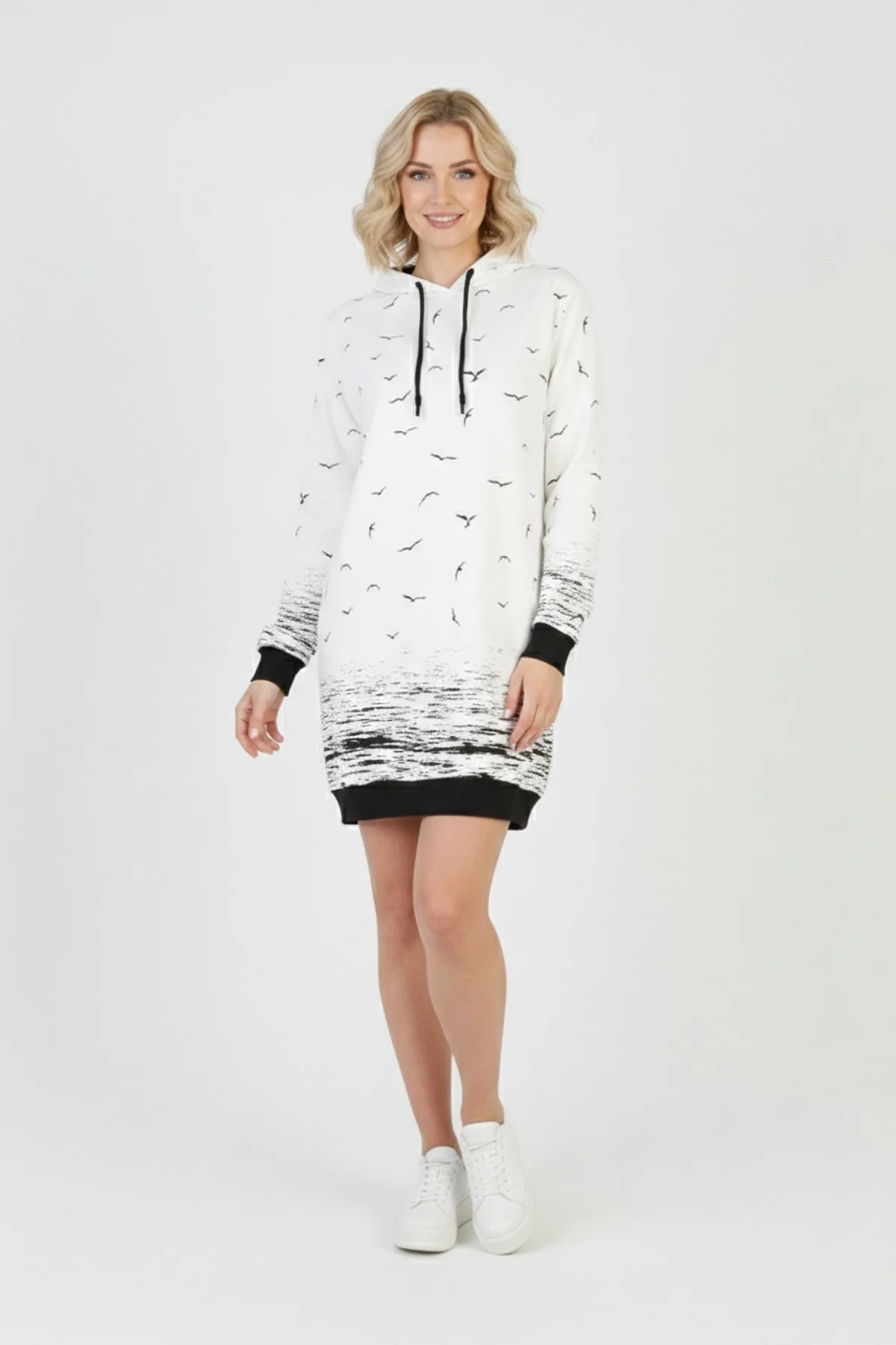 Kadın Beyaz Martı Desenli Kapüşonlu Cepli Uzun Kollu Jakarlı İnterlok Penye Sweatshirt Elbise