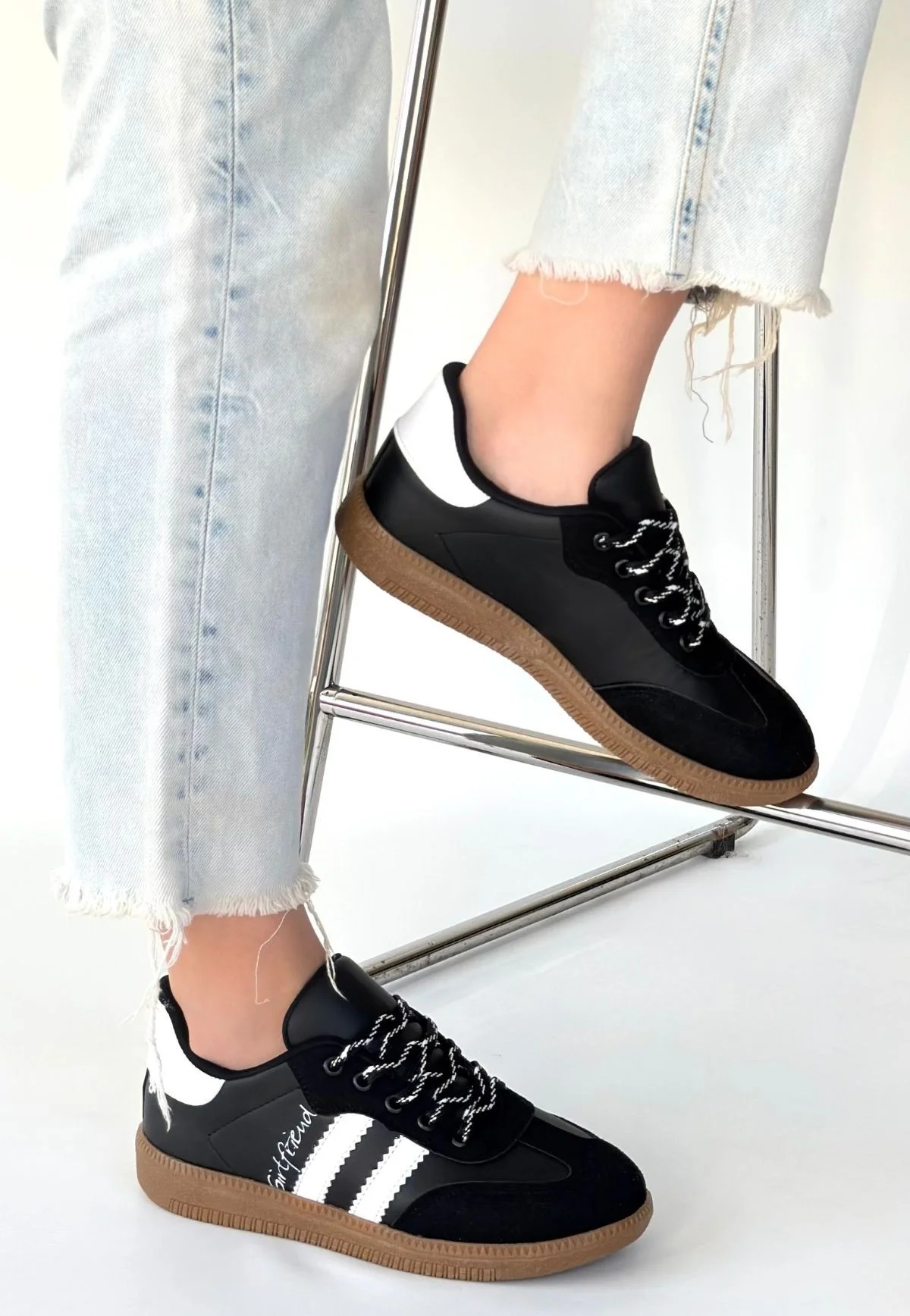 Zerti Siyah Cilt Bağcıklı Spor Ayakkabı