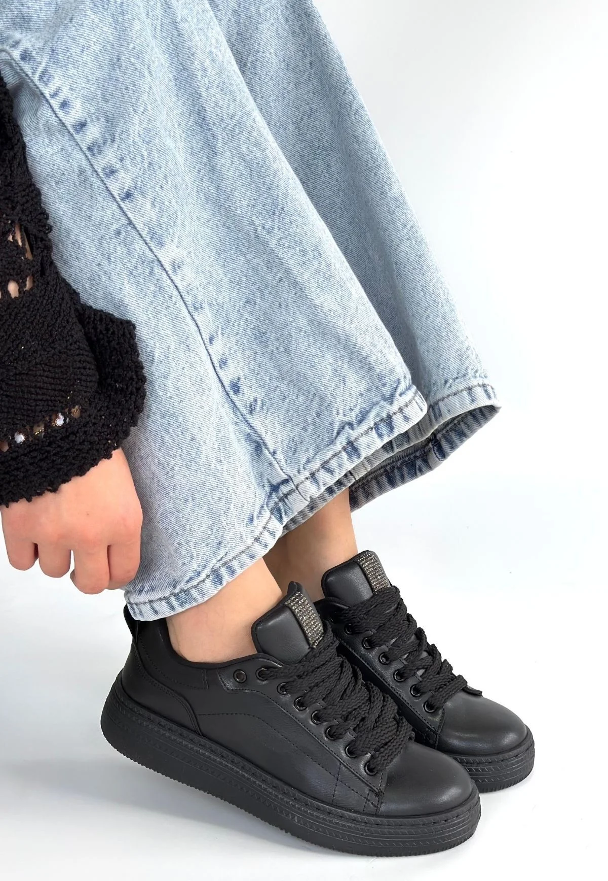 Yier Siyah Cilt Bağcıklı Spor Ayakkabı