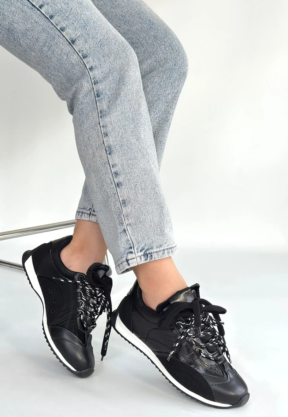 Reat Siyah Cilt Bağcıklı  Paraşüt Detaylı Spor Ayakkabı