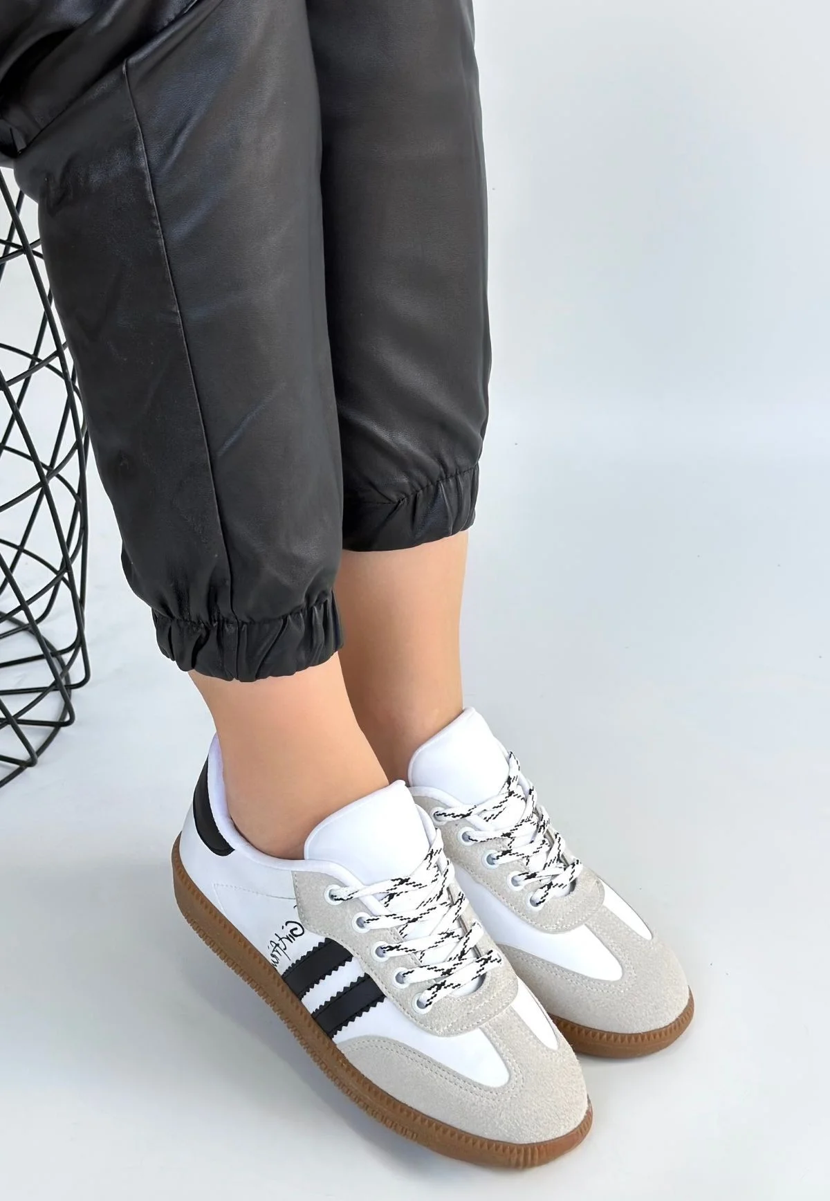 Zerti Beyaz Cilt Bağcıklı Spor Ayakkabı