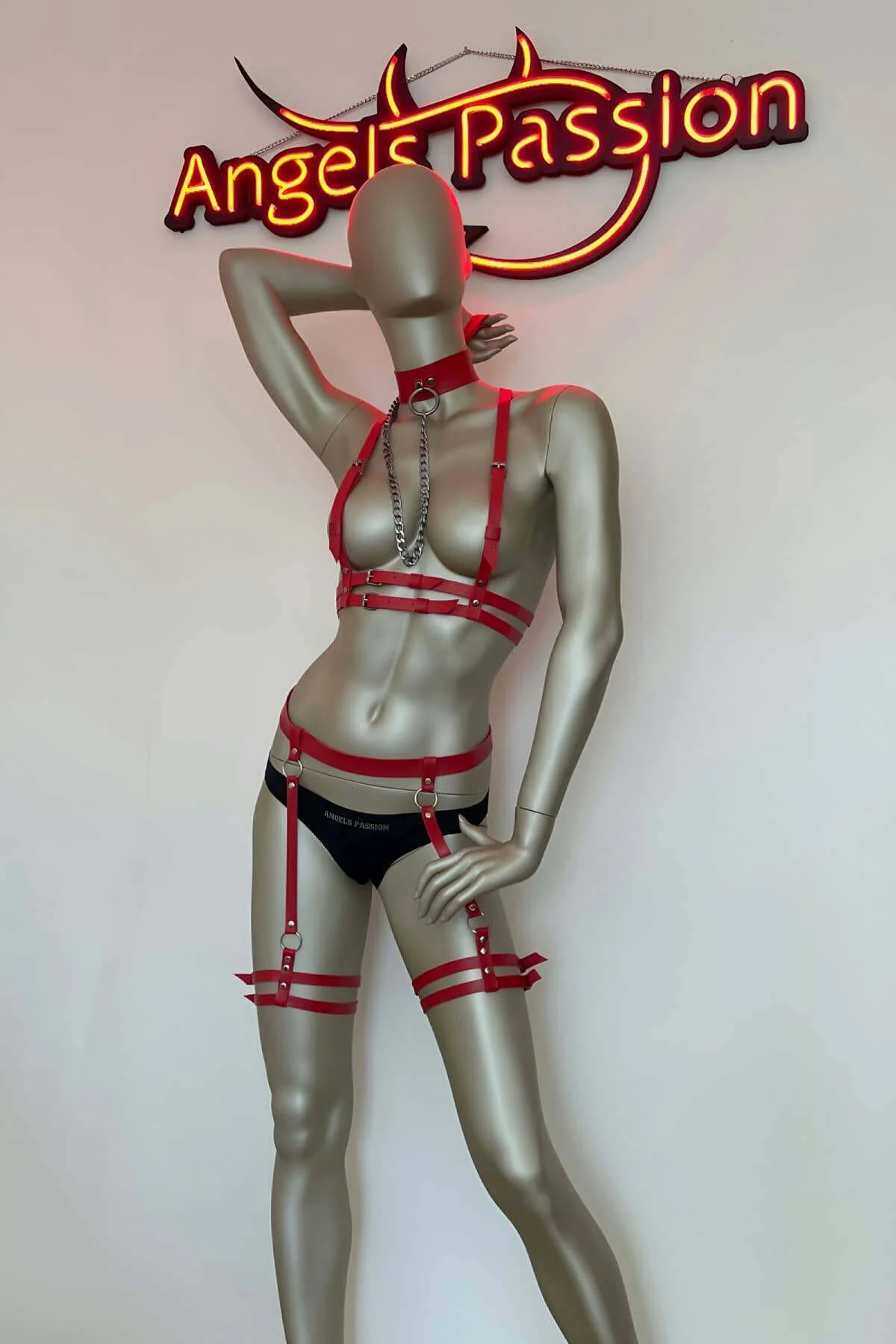 Tasma Detaylı Şık Deri Harness Jartiyer Takım