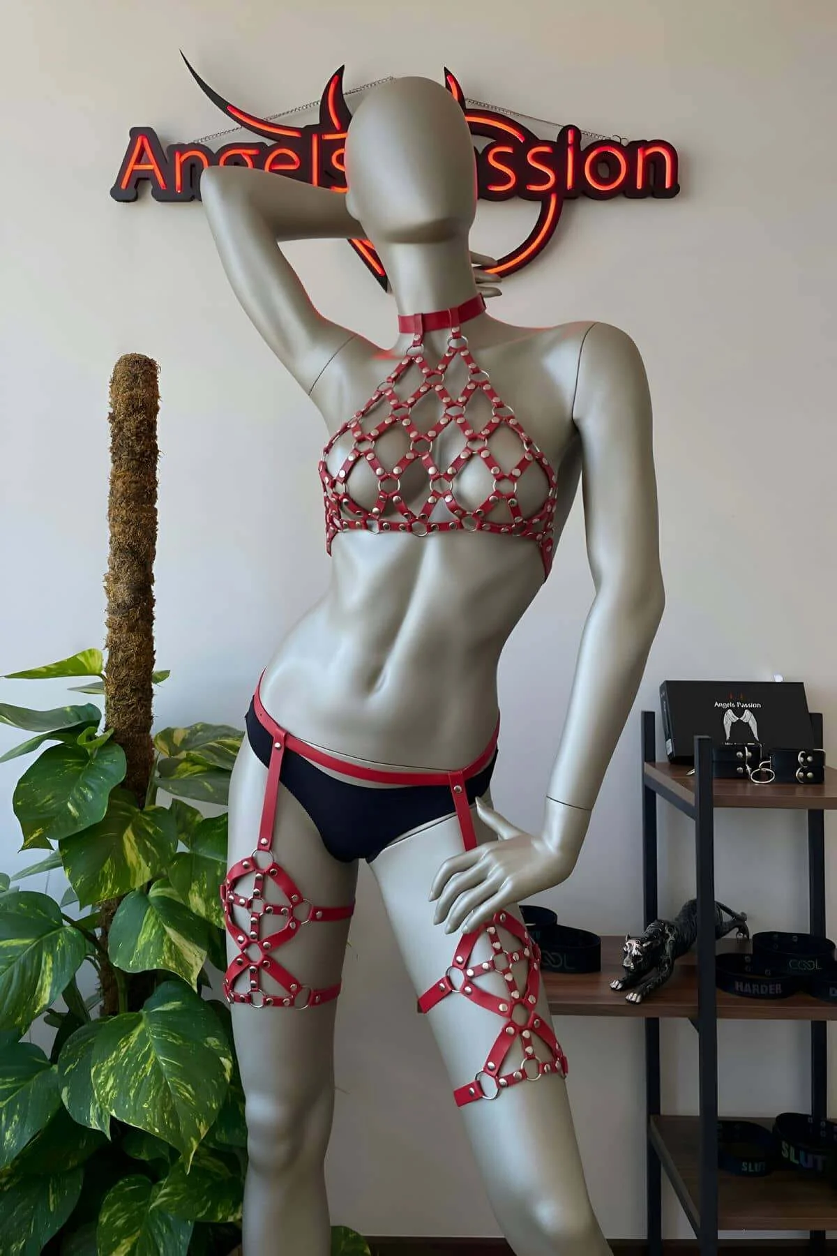 Tarz Ve Şık Kırmızı Deri Fantazi Jartiyer Harness - Brf460