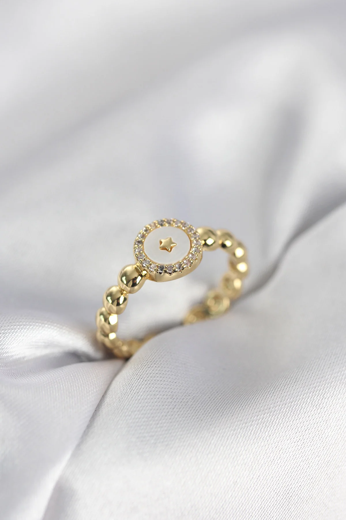 Gold Renk Sedefli Yıldız Model Zirkon Taşlı Kadın Yüzük