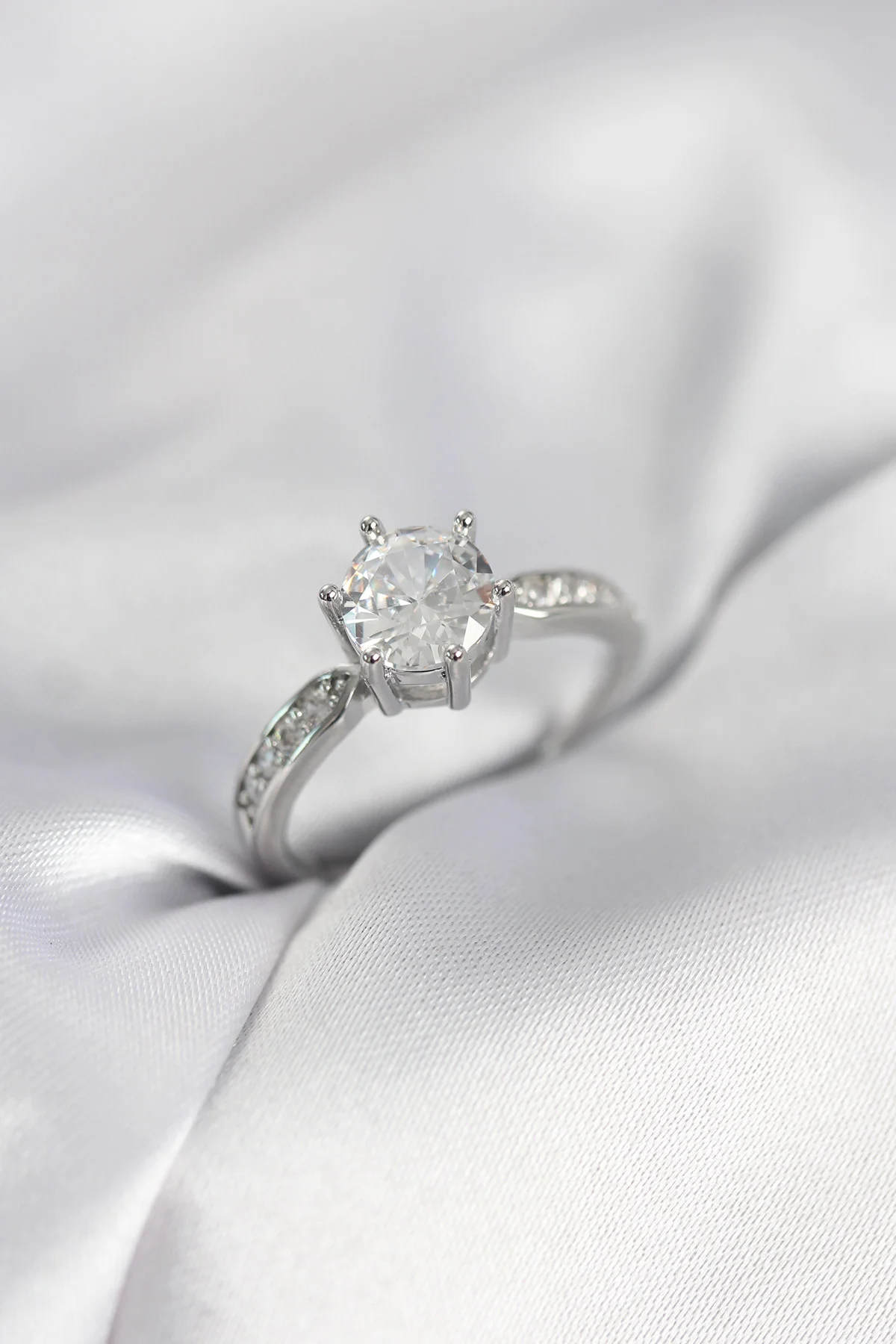 Zirkon Taşlı Tek Taş Model Gümüş Renk Kadın Yüzük