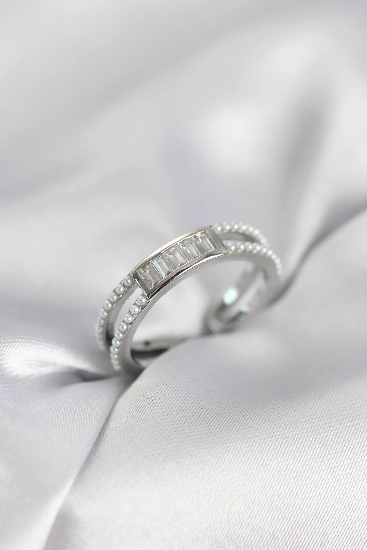 Baget Zirkon Taşlı Gümüş Renk İncili Kadın Yüzük