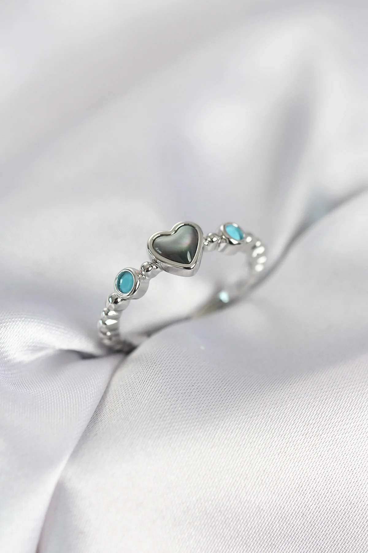 Gümüş Renk Hematit Taşlı Kadın Yüzük