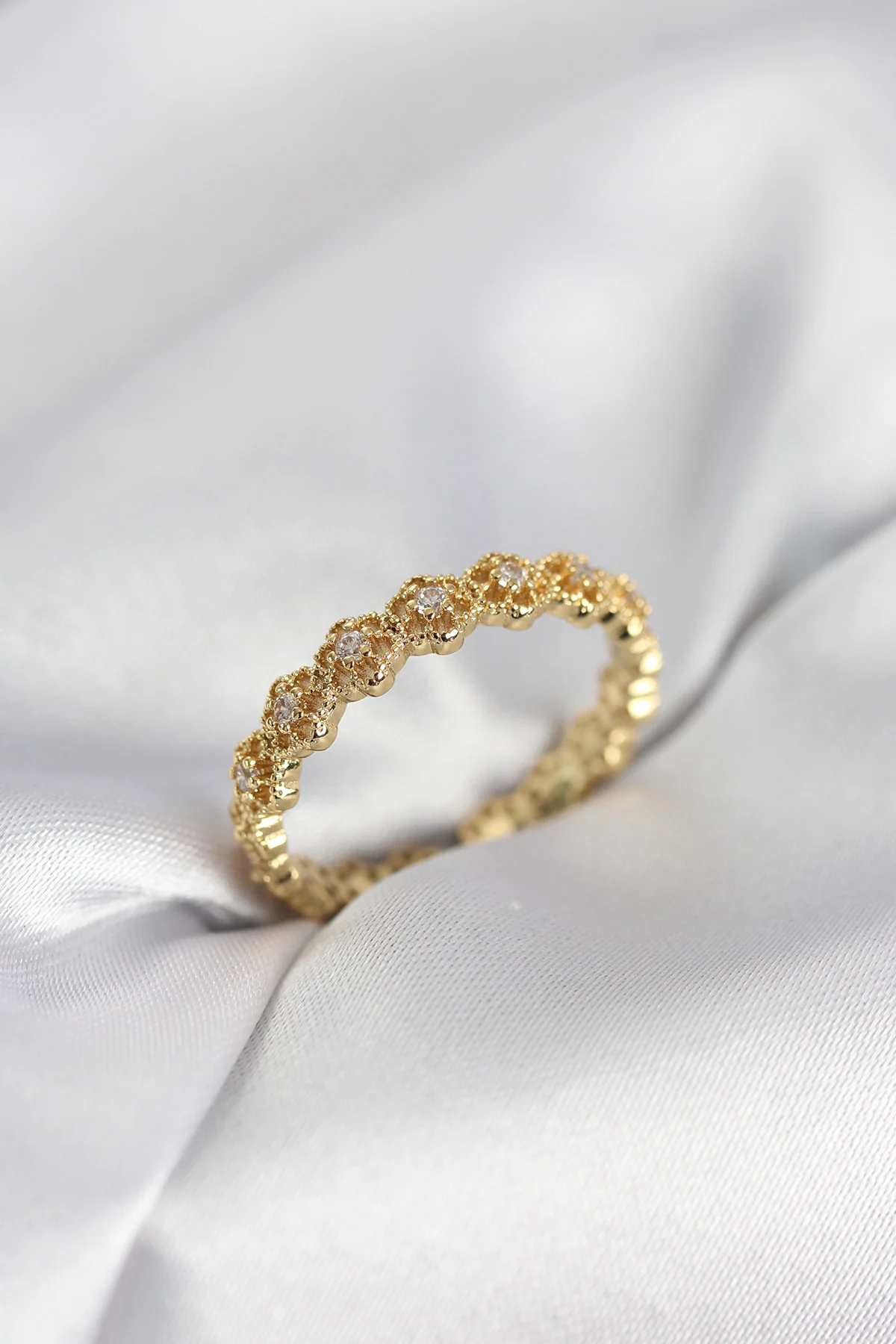 Sıralı Çiçek Model Gold Renk Zirkon Taşlı Kadın Yüzük